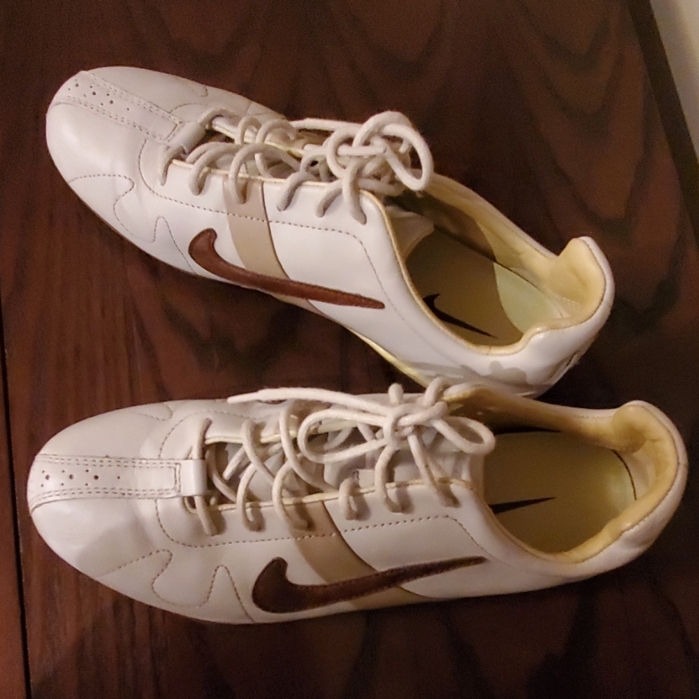 Shoes - Picture 4 of 4
